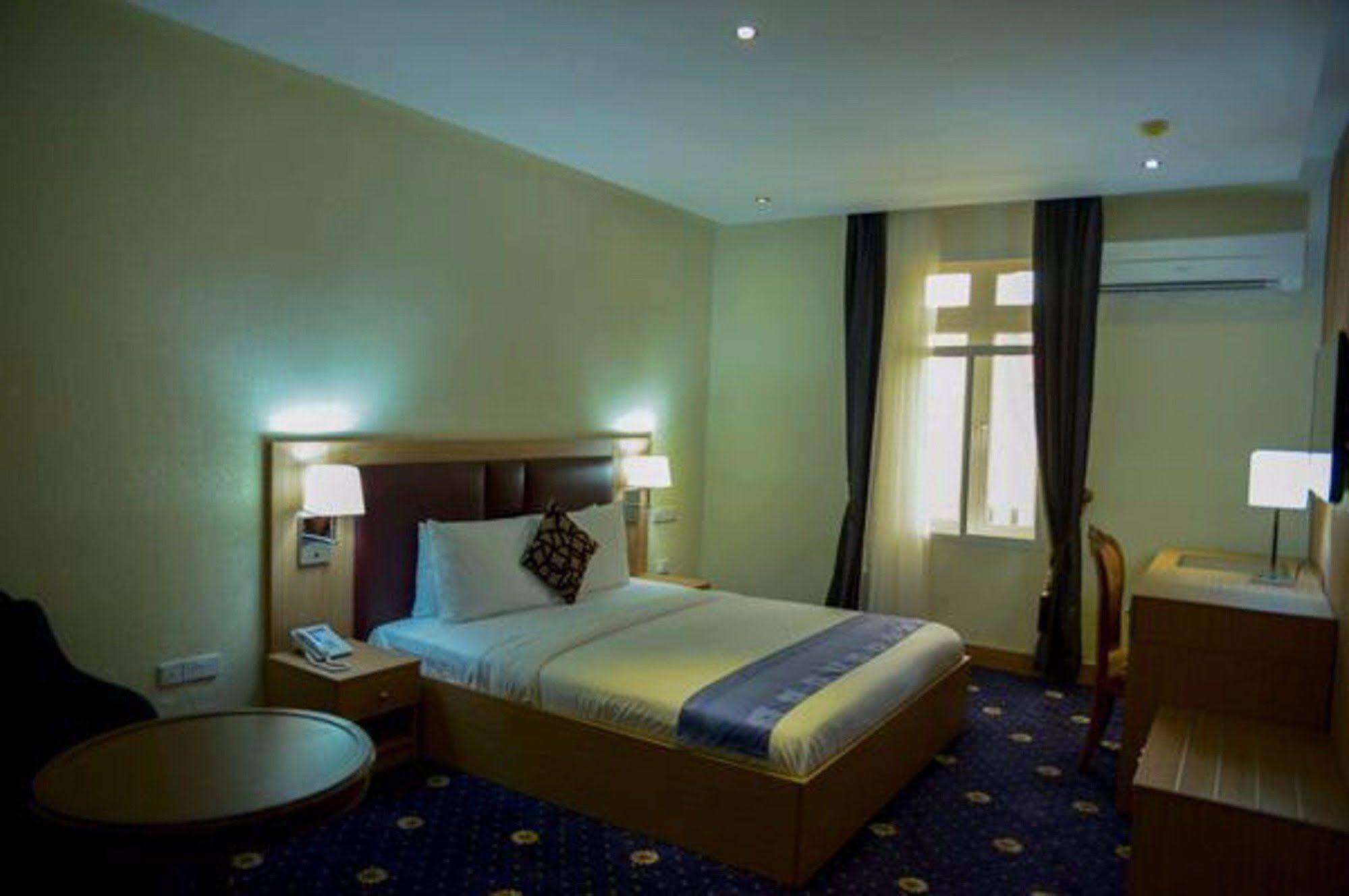 Cubana Suites Mobushipe Exterior photo